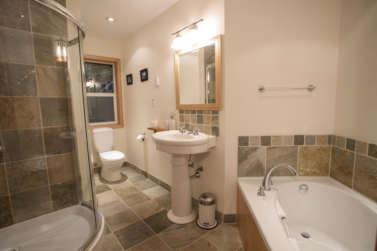 Chesterman Hideaway Hotel Tofino Exterior foto