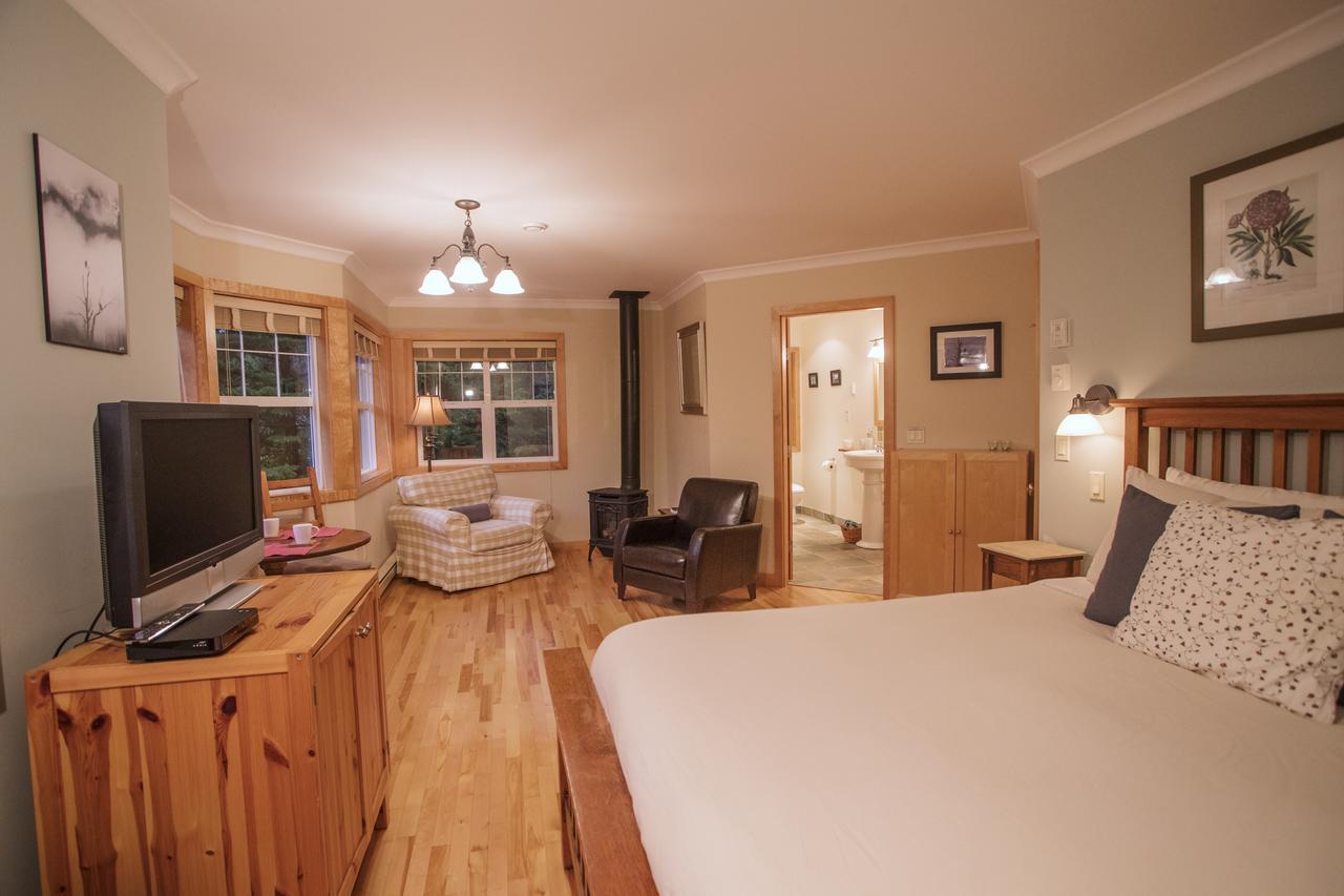 Chesterman Hideaway Hotel Tofino Exterior foto